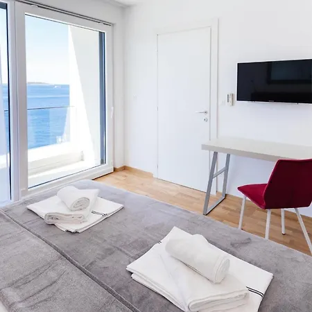 Lonely Place * Vinisce