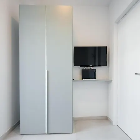 Lonely Place Apartment